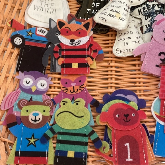 Military Angels And Finger Puppet Template Craft Lot - Picture 7 of 7